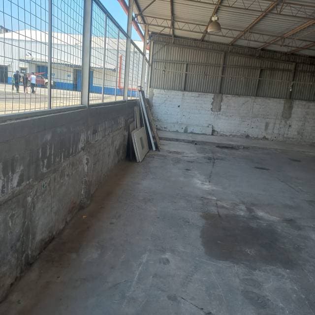 RENTO BODEGA DE 1200 M2 EN SAN MIGUEL PETAPA — foto 7