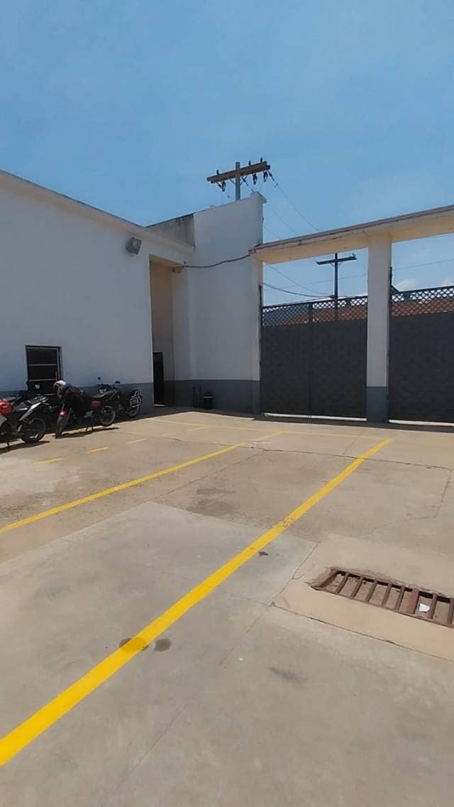 RENTO BODEGA DE 1200 M2 EN SAN MIGUEL PETAPA — foto 8
