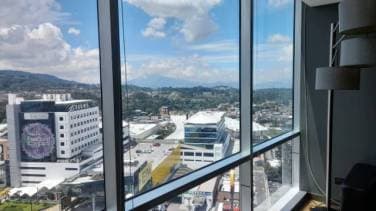 Oficina en renta en Zona 10 — foto 1