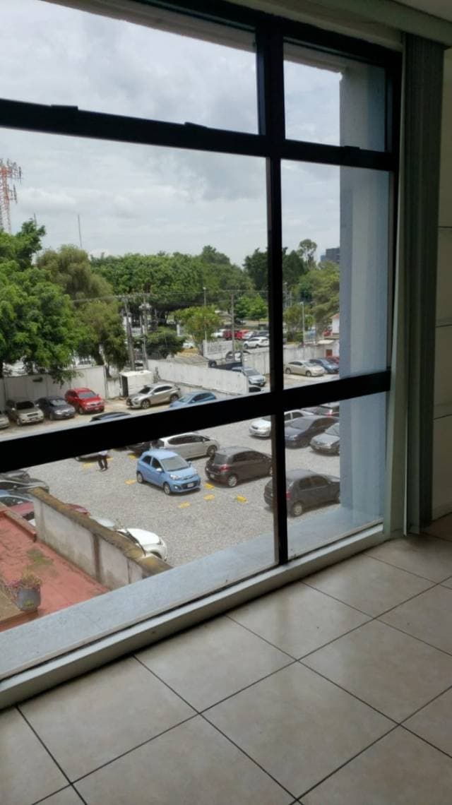 Oficina en renta en Zona 9 — foto 2