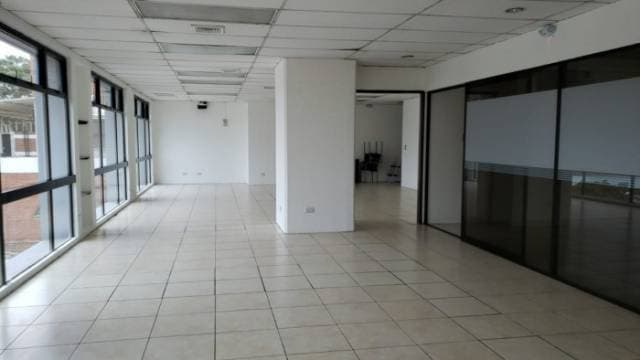 Oficina en renta en Zona 9 — foto 3