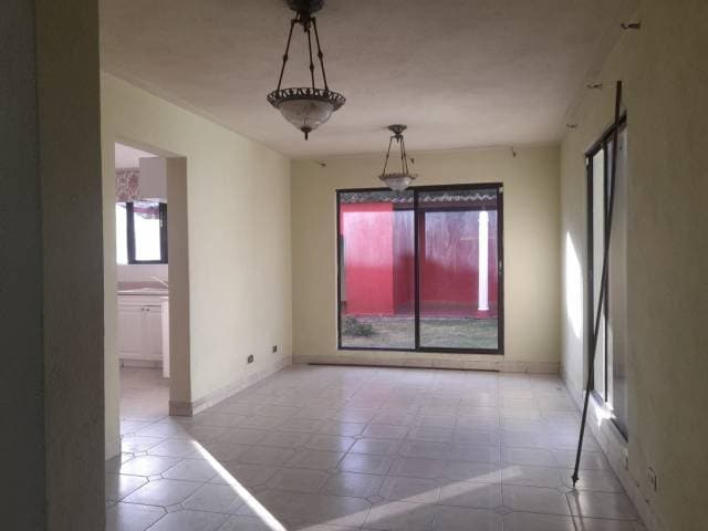 RENTO CASA EN BOULEVARD BALCONES DE SAN CRISTOBAL — foto 2