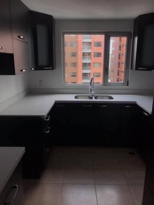 RENTO APARTAMENTO EN ZONA 11, PARQUE 11 — foto 2