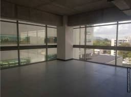 Rento linda Oficina nueva en zona 10