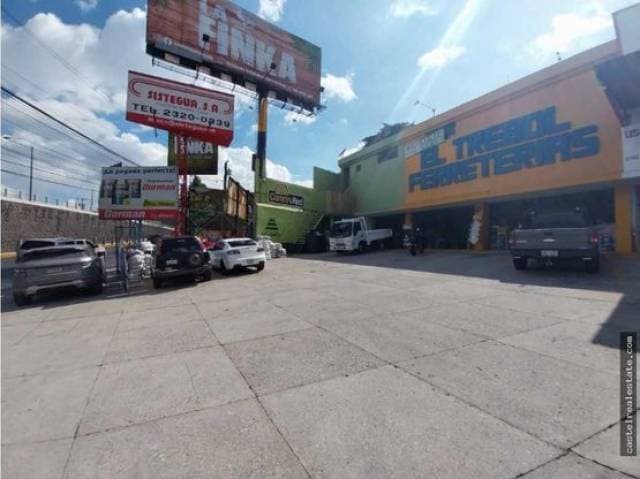 Local comercial y bodega en renta sobre la interamericana — foto 2