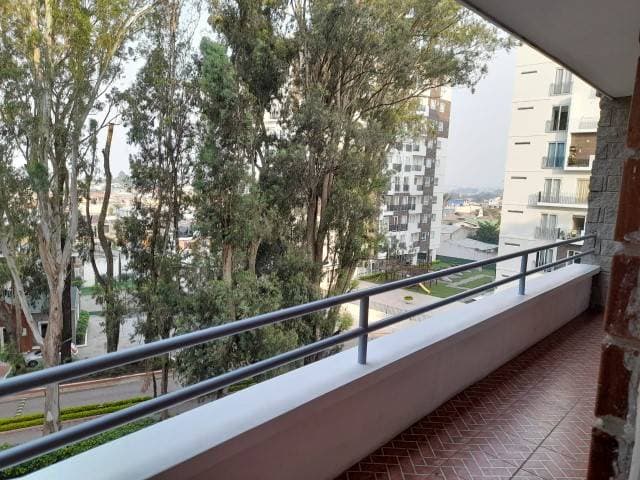 Apartamento en Renta Jardines de La Floresta con Balcón — foto 3