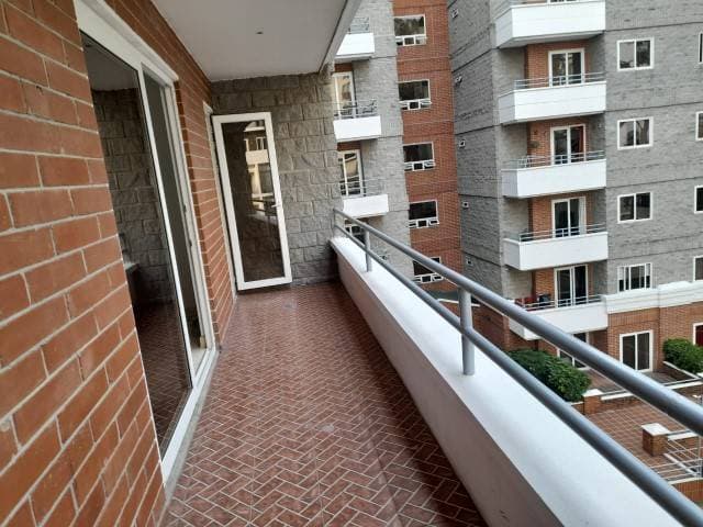 Apartamento en Renta Jardines de La Floresta con Balcón — foto 4