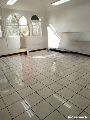 RENTO OFICINA EN COLONIA GRANAI — foto 1