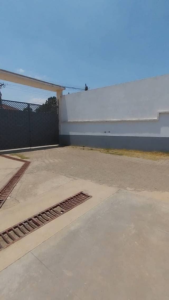 RENTO BODEGA DE 1200m2 EN SAN MIGUEL PETAPA — foto 3