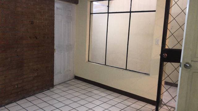 RENTO OFICINAS CERCA DEL PARQUE DE XELA — foto 5