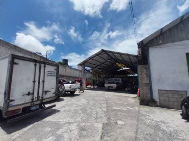 TERRENO EN VENTAS CON LOCALES Y PARQUEOS EN ZONBA 11