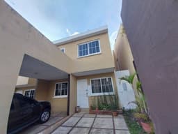 VENDO CASA EN ALTOS DE ARRAZOLA