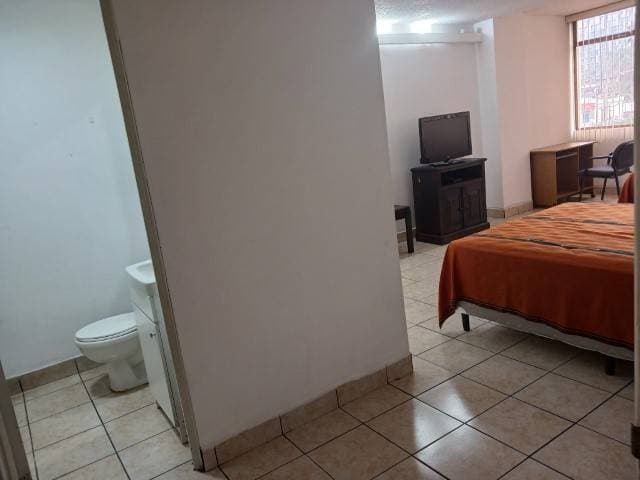 Apartamento Amueblado en Renta Edificio Avenida Zona 10 — foto 6