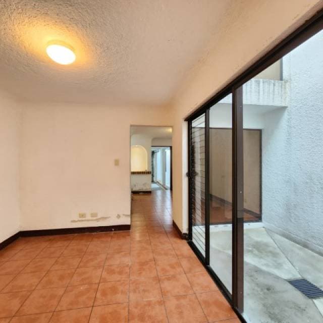 Casa en Venta Pinares de San Cristóbal, Guatemala — foto 4