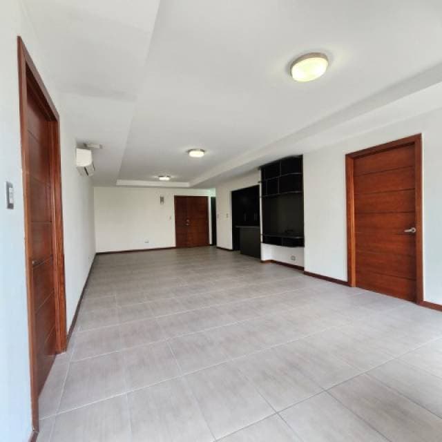 Apartamento en Renta Edificio Alandra Zona 10 Guatemala — foto 3
