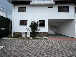 RENTO CASA EN ZONA 16