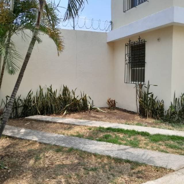 Casa en Renta 2 niveles en Balcones de San Cristóbal — foto 2