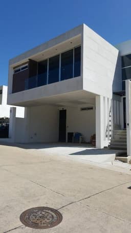VENDO CASA EN BOSQUES DE VILLA VERDE CAES