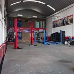 Bodega en Renta Bosques de San Nicolás Zona 4 de Mixco