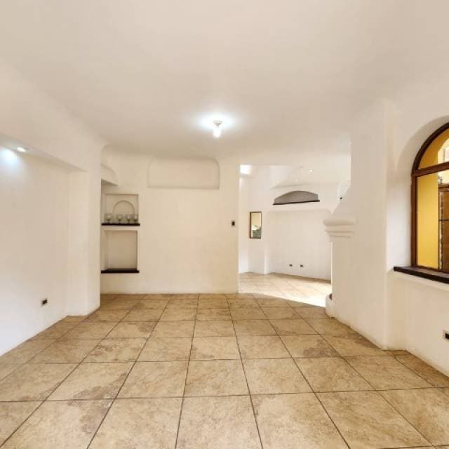Casa amplia y con jardín en Renta, Labor de Castilla II — foto 4