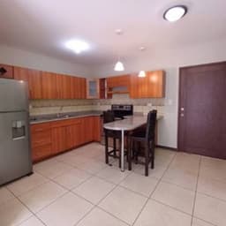 Apartamento en Renta en Edificio Pórtico Zona 7 Ciudad
