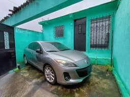 Casa en Venta Zona 18 en Pinares del Norte con Garita