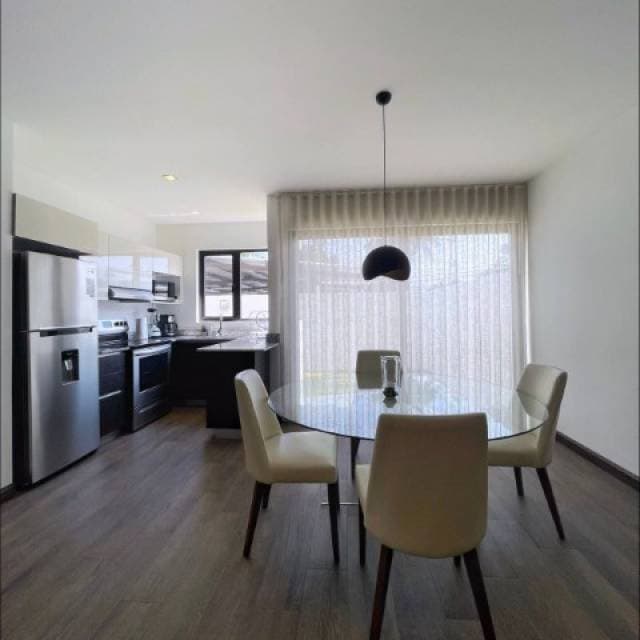 Apartamento con Jardín en Renta Zona 16, sin muebles — foto 2