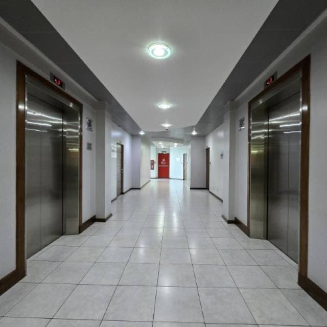 Oficina en Alquiler Zona 10 Empresarial Zona Pradera — foto 3