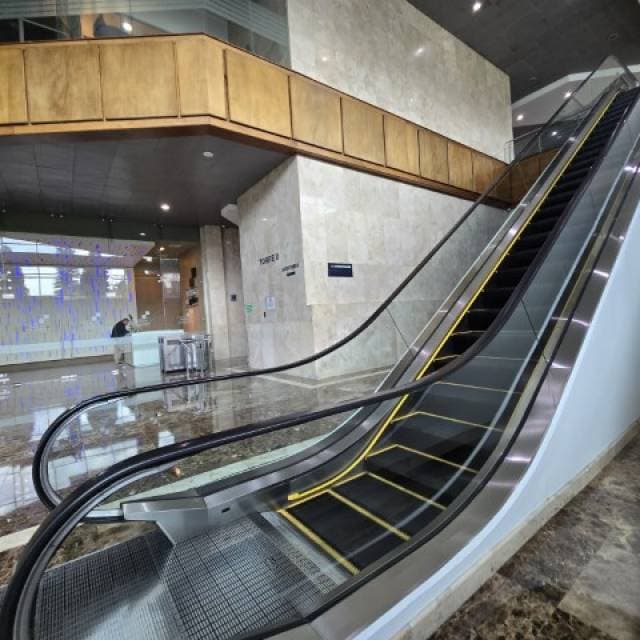 Oficina en Alquiler Zona 10 Empresarial Zona Pradera — foto 4