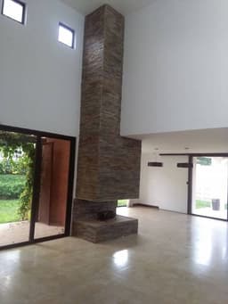 VENDO ZONA 16 - ALTOS DE SAN GASPAR, hermosa y amplia casa con acabados de lujo
