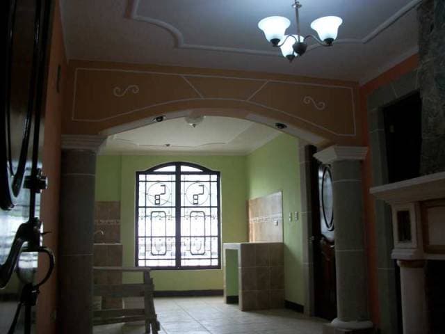 RENTO APARTAMENTO/TIPO CASA EN QUETZALTENANGO CERCANO A UNIVERSIDADES Y TRANSPORTE