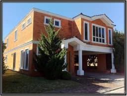Alquilo hermosa casa en CONDOMINIO SANTIAGO DE COMPOSTELA