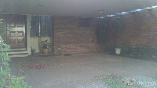 Vendo casa de 5 dormitorios en Vista Hermosa 1