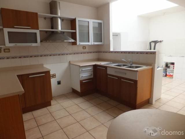 ALQUILO PRECIOSA CASA EN CONDOMINIO ZONA 16 — foto 2