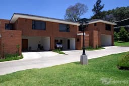 Casa nueva en las Charcas Zona 11