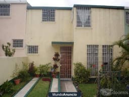 VENDO CASA 2 NIVELES EN RESIDENCIALES NACIONES UNIDAS 1