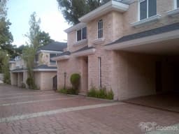 Casa en condominio residencial en renta en zona 14!!