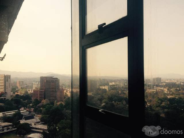Apartamento zona 10 nivel 19 — foto 1