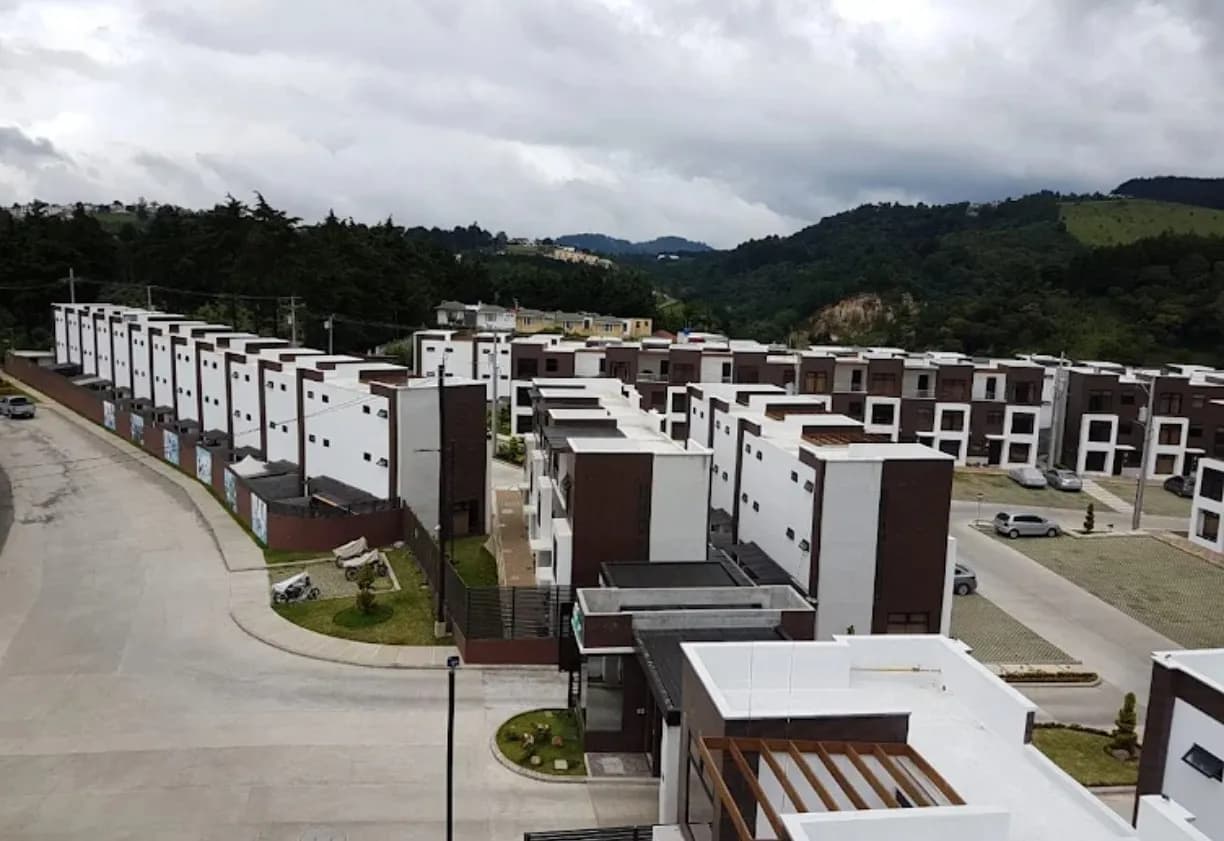 TOWNHOUSE EN VENTA -  CLUB RESIDENCIAL ALIKA — foto 1