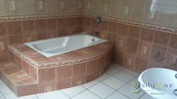 Venta de Casa Grande en Condominio Terravista