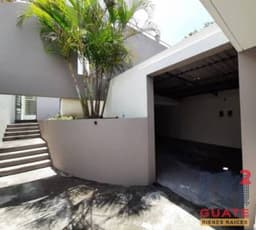 Casa de 244.84 m2 de construcción, en Venta Zona 10