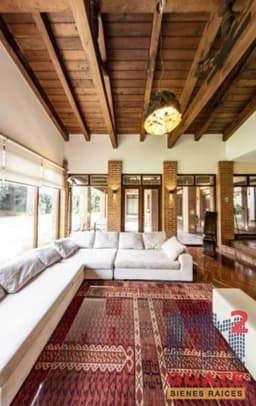 Casa de 684 m2 de construcción, en Renta Zona 14