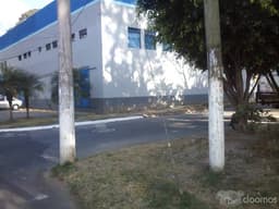 PARA PARQUEO O PARA BODEGA